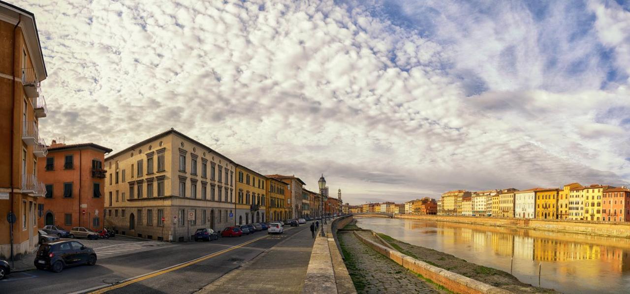 Nice Apartment On The Riverside Pisa Bagian luar foto